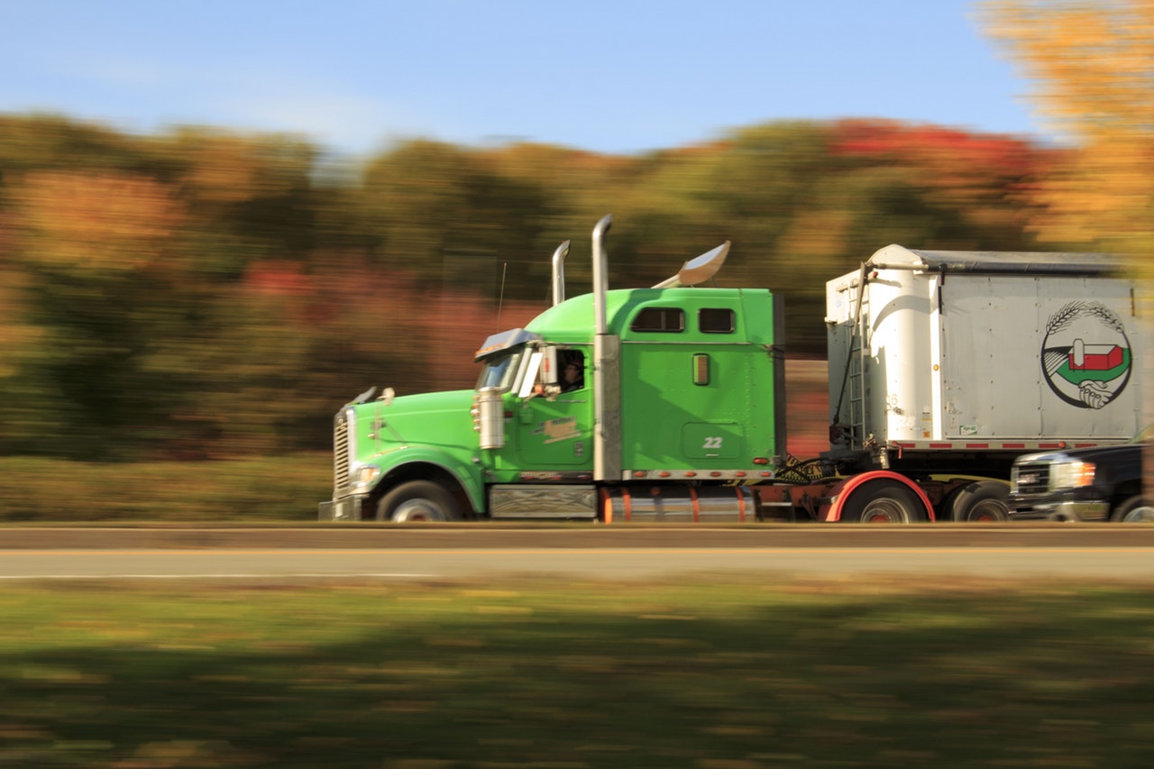prevent-truck-accidents-keep-the-road-safe