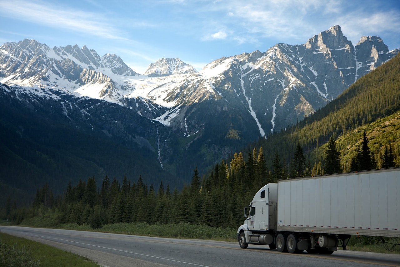 prevent-truck-accidents-keep-the-road-safe